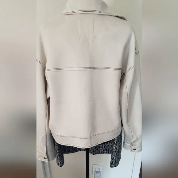 Stoosh Women's Ivory Seude Like Jacket - Picture 4 of 10
